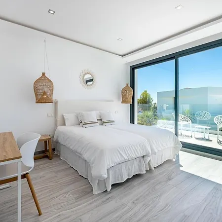 Villa Luxury With Heated Pool Open Sea Views