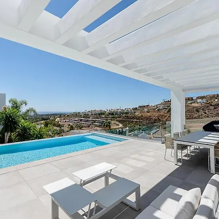 Luxury With Heated Pool Open Sea Views * Estepona