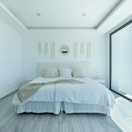 Luxury With Heated Pool Open Sea Views Willa *