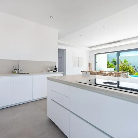 Luxury With Heated Pool Open Sea Views Villa Estepona