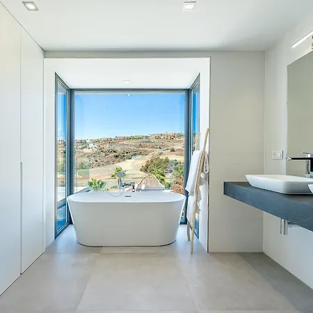 Villa Luxury With Heated Pool Open Sea Views