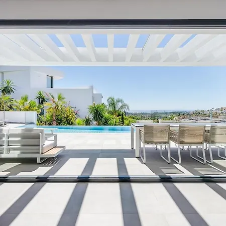 Villa Luxury With Heated Pool Open Sea Views Estepona