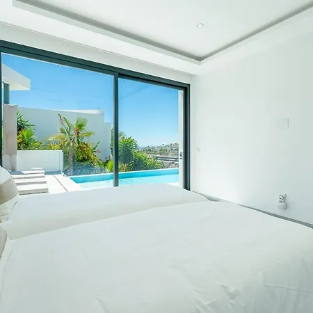 Villa Luxury With Heated Pool Open Sea Views