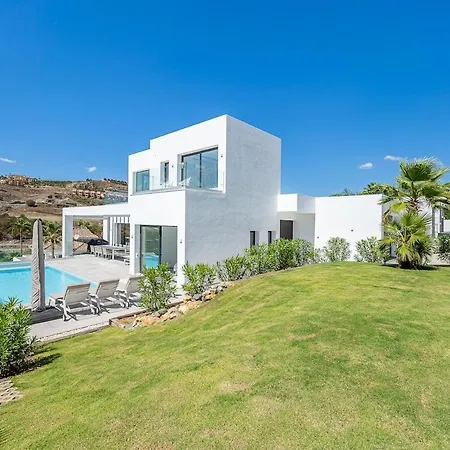Luxury With Heated Pool Open Sea Views * Estepona