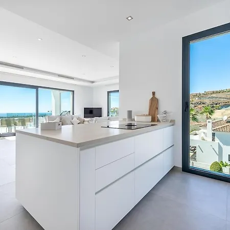 Luxury With Heated Pool Open Sea Views Willa *