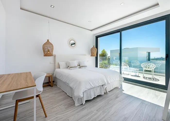 Villa Luxury With Heated Pool Open Sea Views