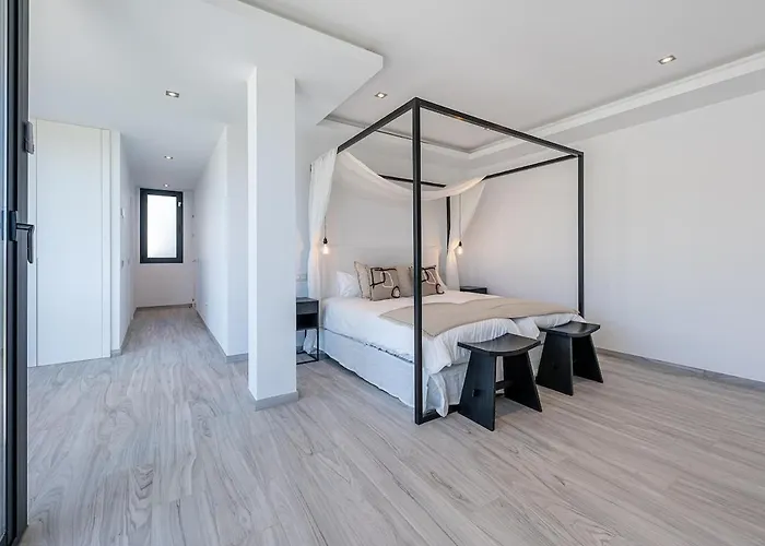 Villa Luxury With Heated Pool Open Sea Views