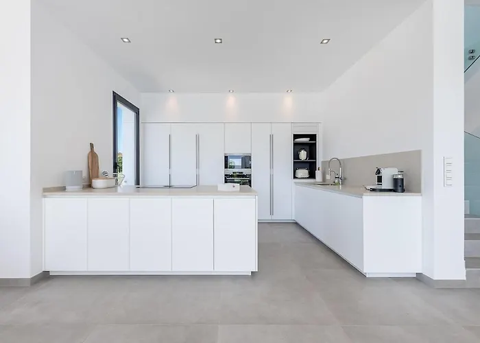 Luxury With Heated Pool Open Sea Views Villa Estepona