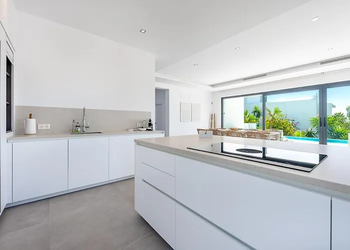 Luxury With Heated Pool Open Sea Views Villa Estepona