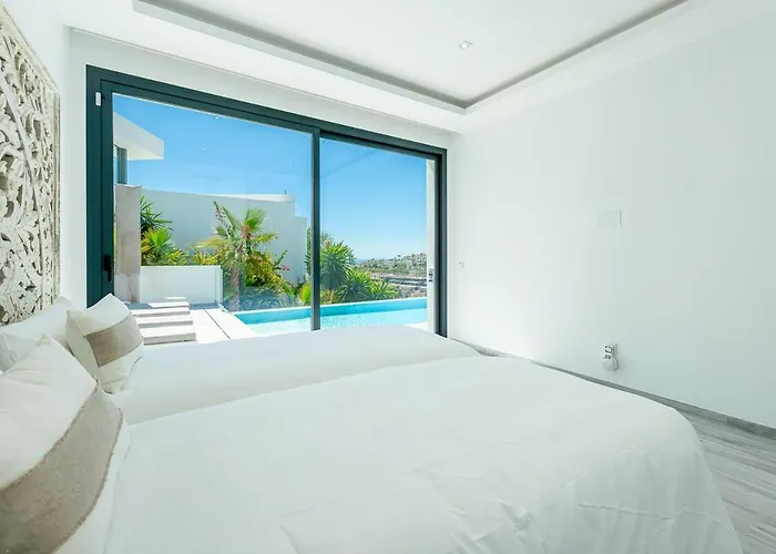 Villa Luxury With Heated Pool Open Sea Views