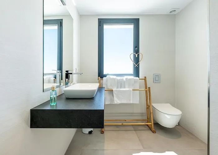 Luxury With Heated Pool Open Sea Views