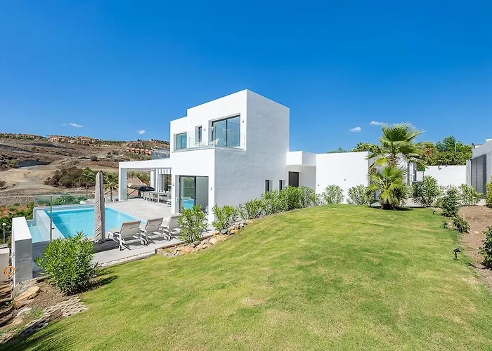 Luxury With Heated Pool Open Sea Views * Estepona